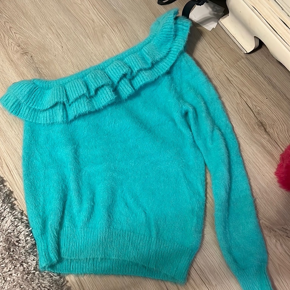 Do + Be youth one shoulder sweater